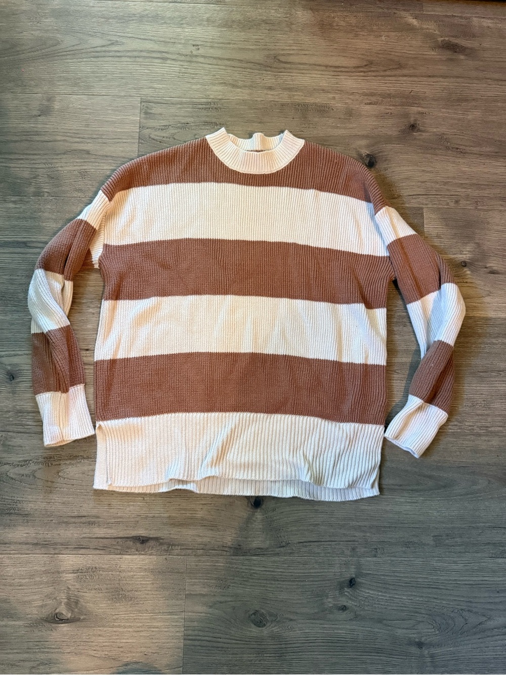 moon & madison Women's Wide-Stripe Crewneck Sweater in White and Brown